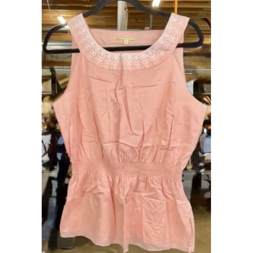 Gianni Bini‎ M/Medium Peach Pink Embroidered Peplum sleeveless Blouse Cotton Top
